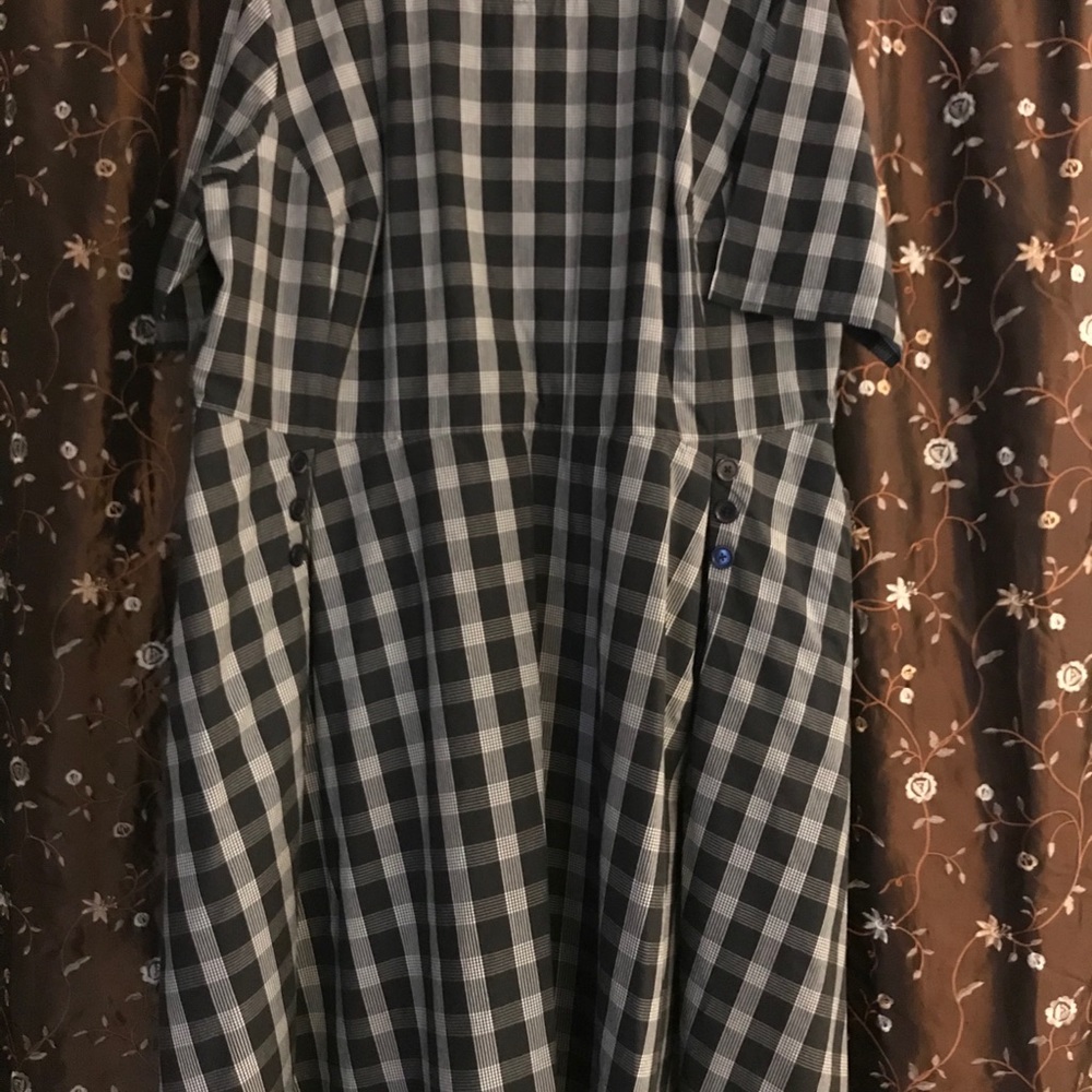 Eshakti Black White Grey Lined MIDI Dress